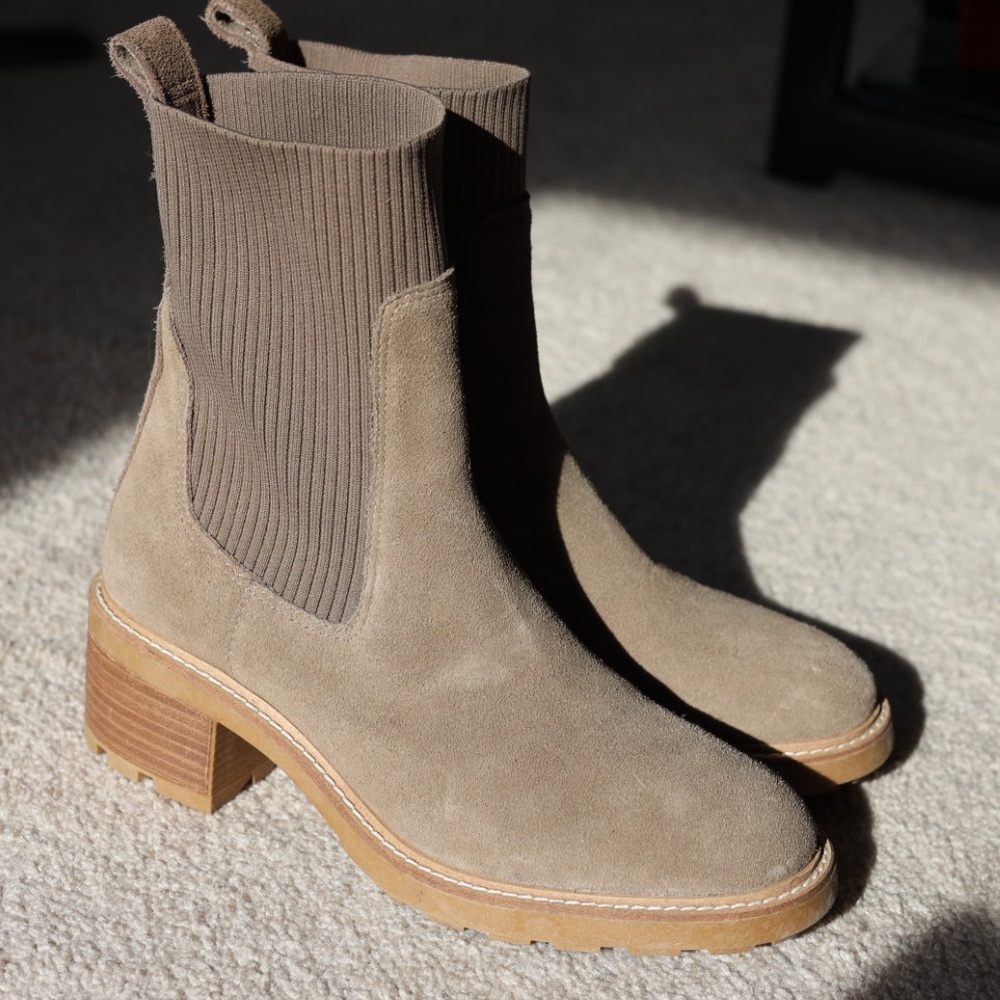 Steve Madden Nude Chelsea Boots